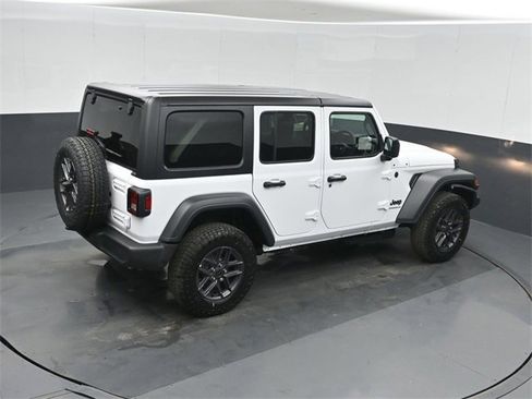 New 2026 Jeep Wrangler Unlimited Sport w/ Convenience Group image 30