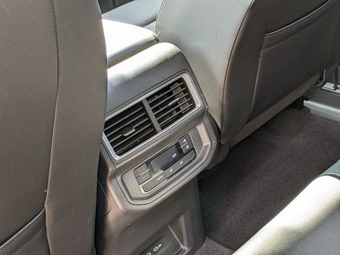 Certified 2024 Volkswagen Atlas SE FWD image 23