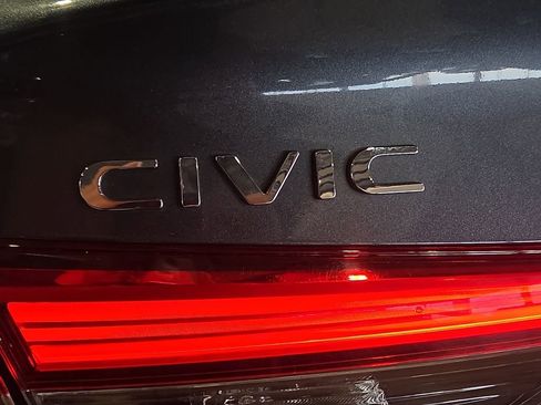 Used 2023 Honda Civic Sport image 11
