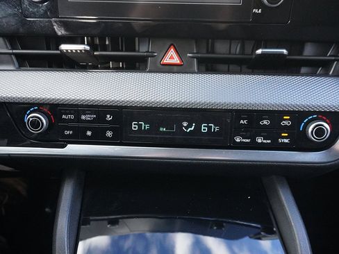 Used 2023 Kia Sportage LX image 45