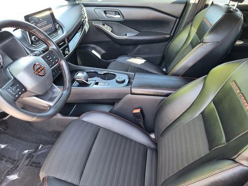 Certified 2025 Nissan Rogue SV AWD/4WD image 18