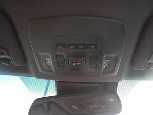 Used 2019 Toyota Avalon Limited image 14