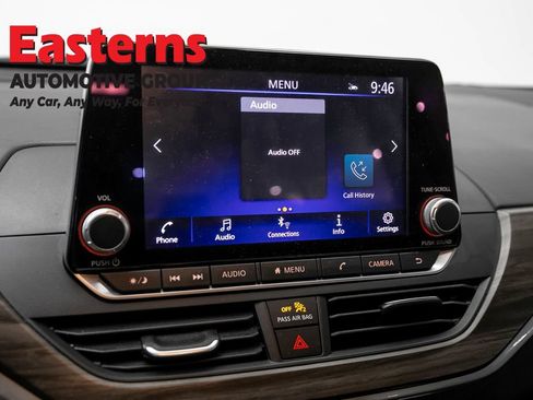 Used 2025 Nissan Altima 2.5 SV FWD image 19