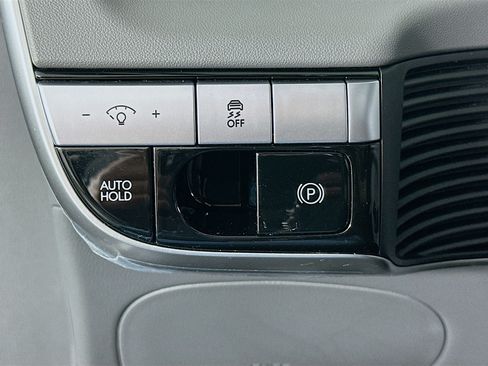 Used 2024 Hyundai Ioniq 5 SE RWD image 17