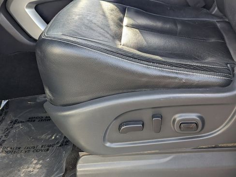 Used 2020 Nissan Titan SL w/ Moonroof Package image 18