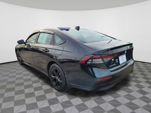 Certified 2025 Honda Accord SE image 3