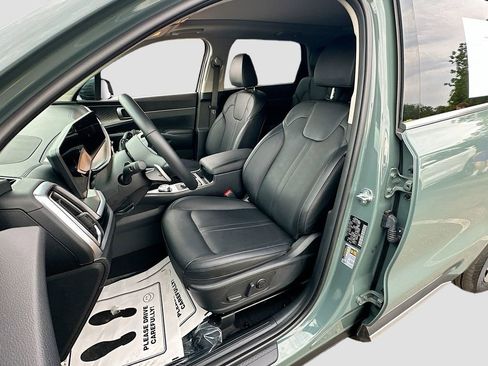 Certified 2025 Kia Sorento EX w/ EX Panoramic Sunroof Package FWD image 21