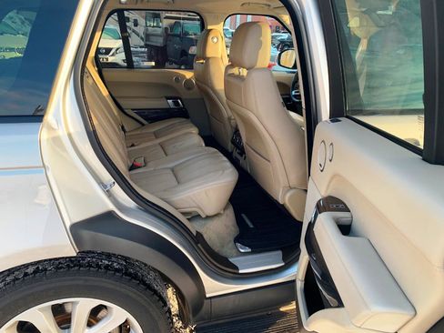 Used 2016 Land Rover Range Rover HSE image 18