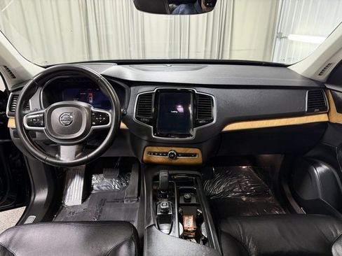 Used 2023 Volvo XC90 B5 Plus image 14