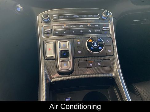 Used 2023 Hyundai Santa Fe SEL w/ Premium Package image 8