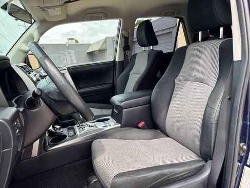 Used 2014 Toyota 4Runner SR5 AWD/4WD image 11