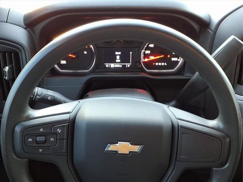 Used 2023 Chevrolet Silverado 1500 Custom image 10