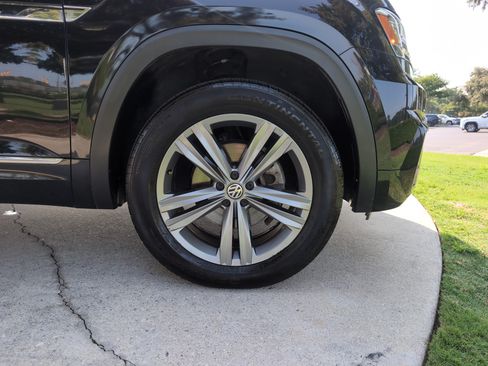 Used 2019 Volkswagen Atlas SE w/ Panoramic Sunroof Package FWD image 13