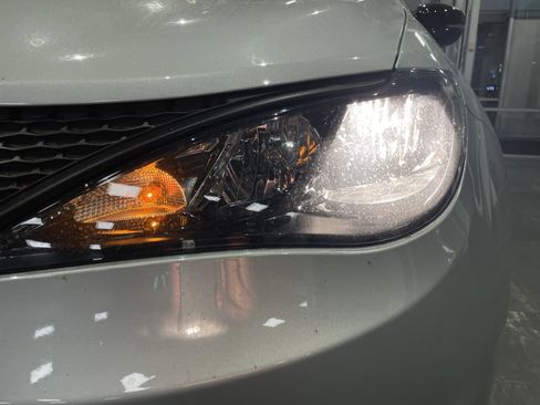 New 2026 Chrysler Voyager LX image 5