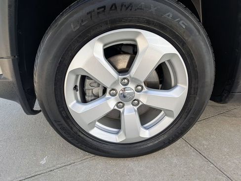 Used 2019 Jeep Compass Latitude image 40