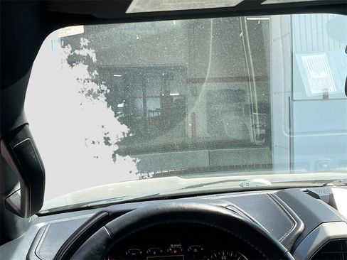 Used 2021 Ford Expedition Limited image 24