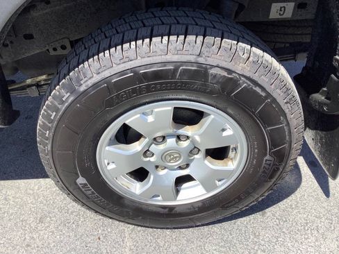 Used 2014 Toyota Tacoma 4x4 Double Cab w/ SR5 Package image 25