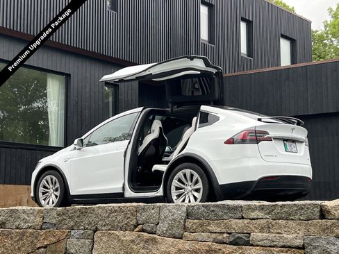 Used 2016 Tesla Model X 90D AWD/4WD image 3