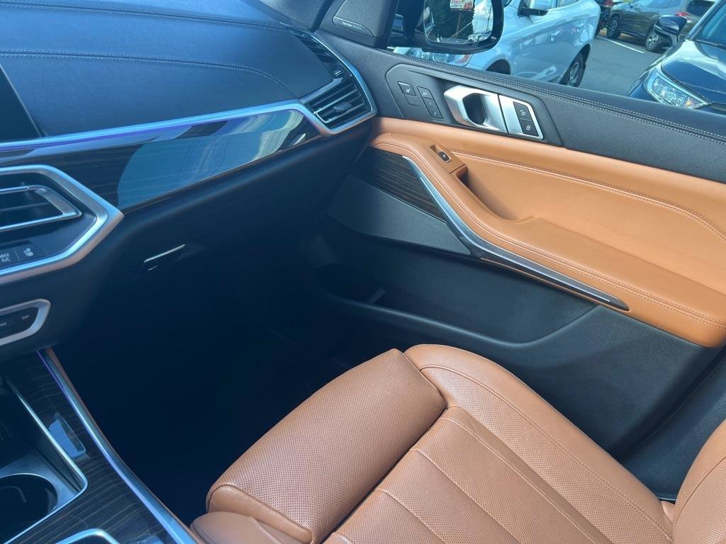 Used 2019 BMW X5 xDrive50i w/ Executive Package AWD/4WD image 31