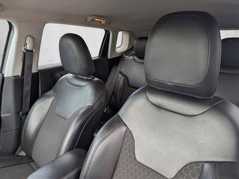 Used 2020 Jeep Compass Latitude image 13