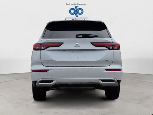 Used 2022 Mitsubishi Outlander SE image 5