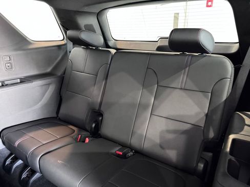 Certified 2023 Chevrolet Traverse RS AWD/4WD image 10