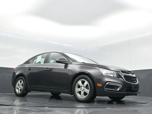 Used 2015 Chevrolet Cruze LT image 26