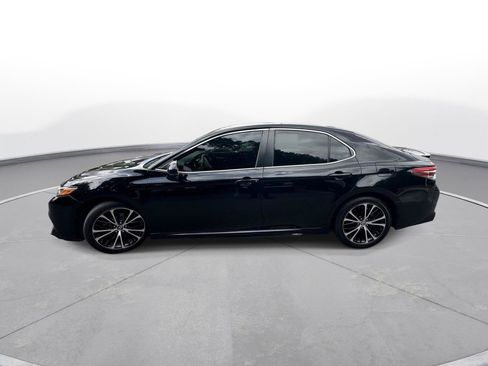 Used 2019 Toyota Camry SE FWD image 9
