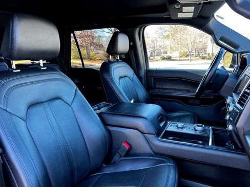 Used 2021 Ford Expedition Limited image 26