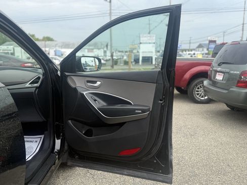 Used 2018 Hyundai Santa Fe Sport w/ 2.4L Value Package 02 FWD image 16
