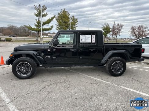 Used 2023 Jeep Gladiator Overland image 17