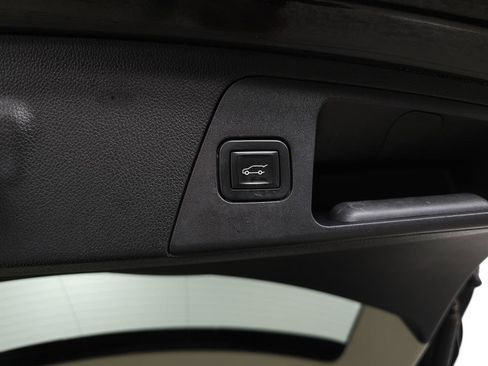 Used 2019 Buick Envision Essence image 8