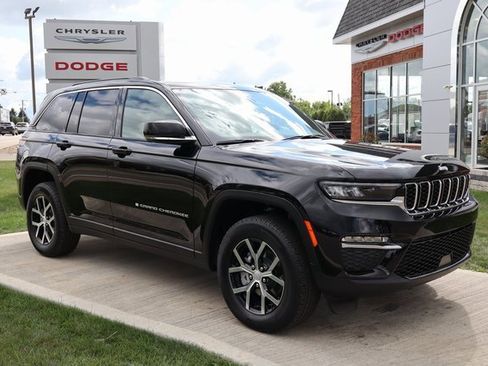 New 2025 Jeep Grand Cherokee Limited image 3