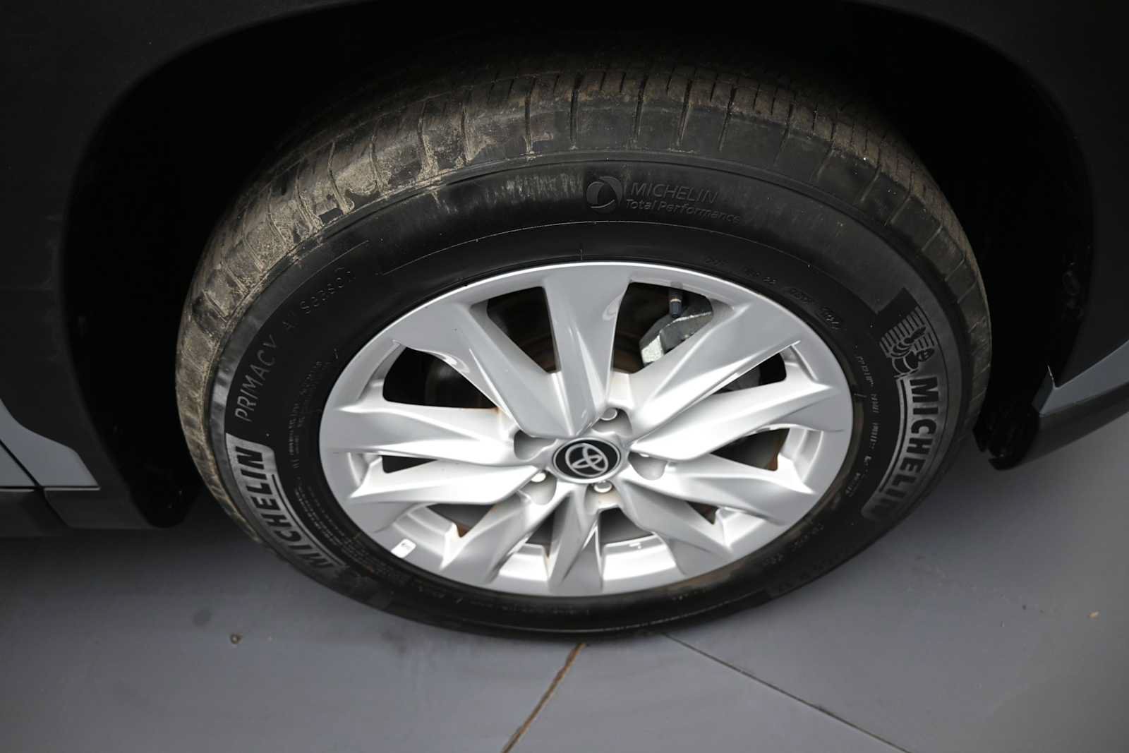 Certified 2024 Toyota Corolla Cross LE w/ Moonroof Package AWD/4WD image 12