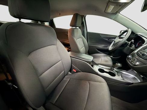 Used 2018 Chevrolet Malibu LT image 23