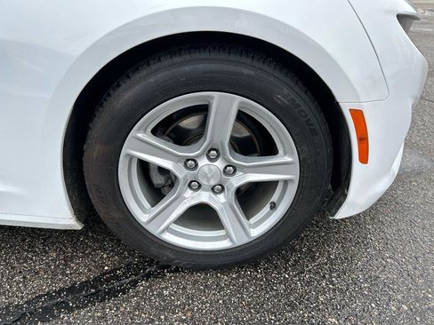 Used 2020 Chevrolet Camaro LT image 31