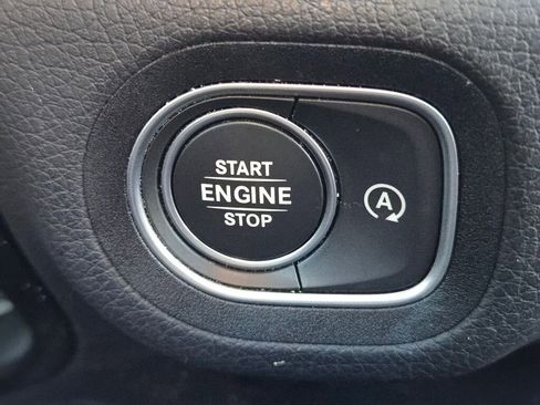 Used 2022 Mercedes-Benz GLS 450 4MATIC image 32