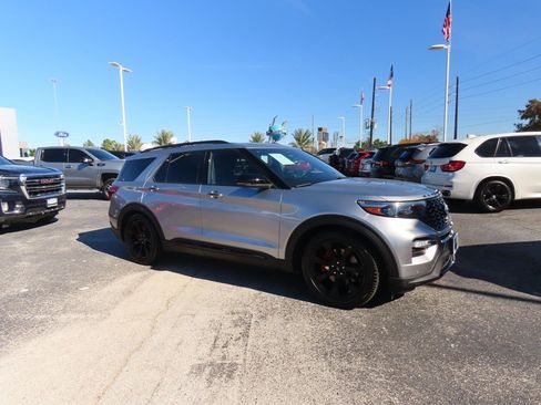 Used 2023 Ford Explorer ST w/ Equipment Group 401A image 7