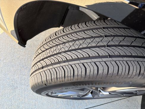 Certified 2025 Acura ADX A-Spec image 12