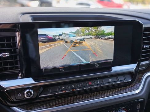 Used 2022 GMC Sierra 1500 Elevation RWD image 19