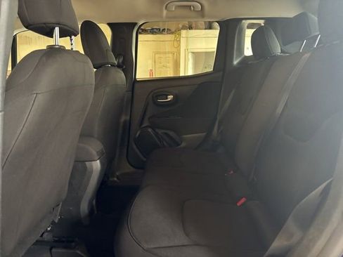Used 2019 Jeep Renegade Sport w/ Sport Appearance Group AWD/4WD image 14