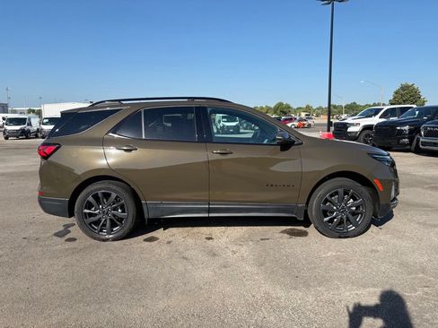 Used 2023 Chevrolet Equinox RS w/ RS Leather Package AWD/4WD image 9