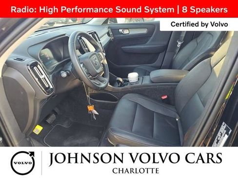 Certified 2025 Volvo XC40 B5 Core image 4
