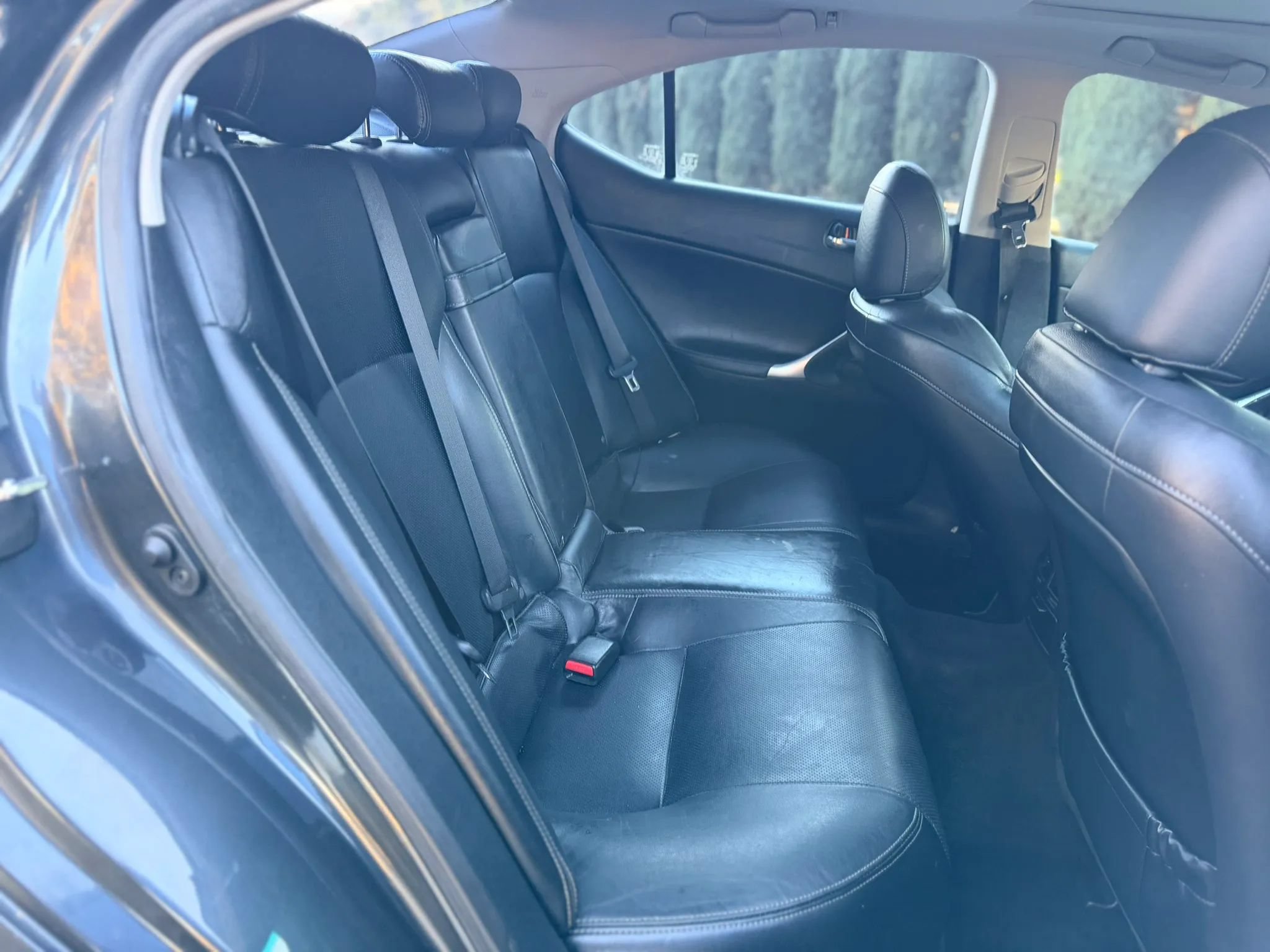 Used 2010 Lexus IS 250 w/ Preferred Accessory Package RWD image 12