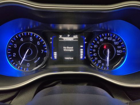 Used 2015 Chrysler 200 Limited w/ Convenience Group image 23