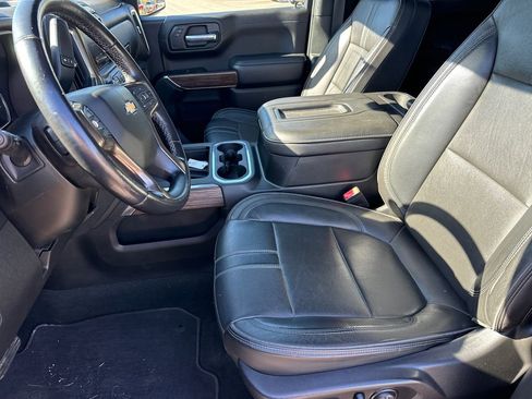 Used 2021 Chevrolet Silverado 1500 High Country w/ Technology Package image 9