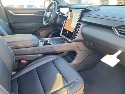 New 2026 GMC Acadia Elevation w/ Super Cruise Package FWD image 17