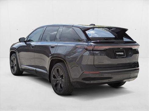 New 2025 Jeep Wagoneer S Launch Edition image 7