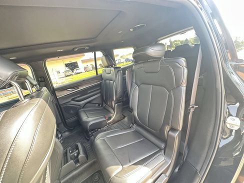 Used 2024 Jeep Grand Cherokee L Limited w/ Luxury Tech Group II AWD/4WD image 26