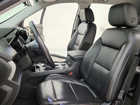 Used 2018 Chevrolet Traverse LT image 28